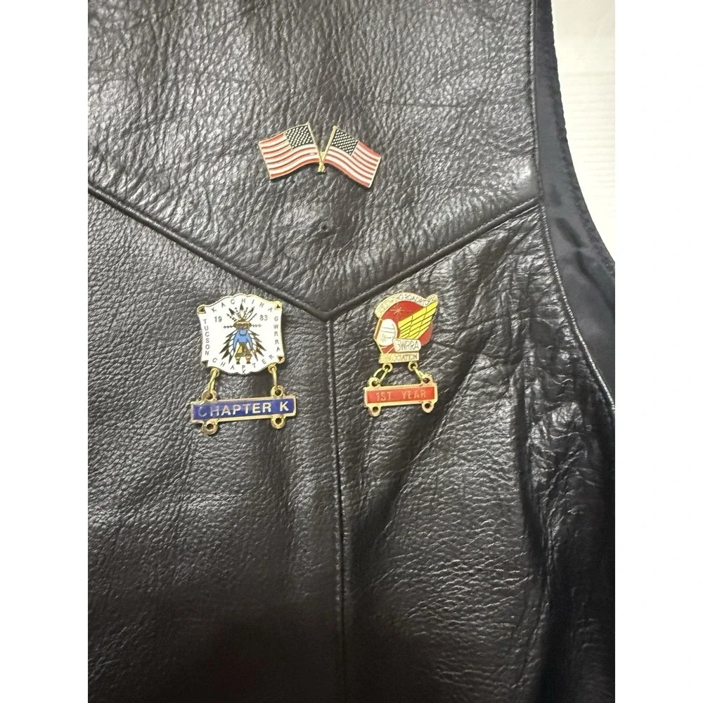 FMC‎ Genuine Leather Biker Vest Size 50 Black Embroidered Veteran's Pins